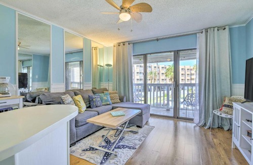 North Beach House | Beachside Corpus Christi Condo w/Amenities!