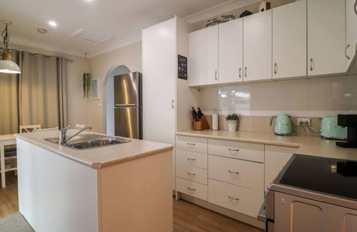 Blacksmiths House | Beachside Cottage across from Blacksmiths Beach