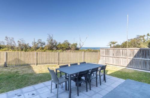 Cudmirrah House | Beachside Cottage