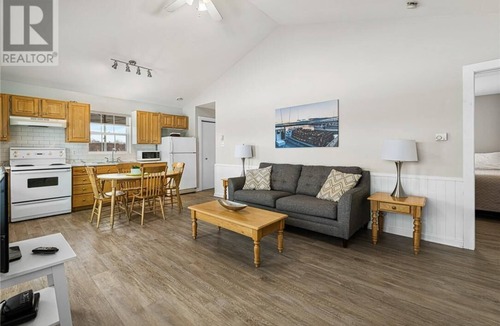 Cap-Pele Cottage | Beachside Cottage w/beach access - Aboiteau Beach