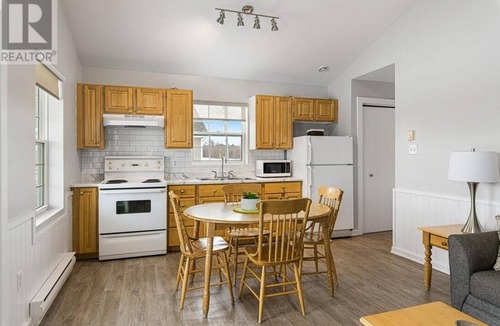 Cap-Pele Cottage | Beachside Cottage w/beach access - Aboiteau Beach