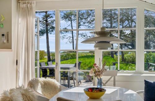 Handrup Strand House | Beachside Cottage With Sea View And Cozy Outdoor Shelter