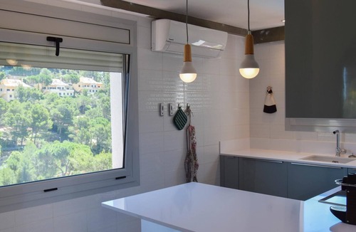 Pals Ski Chalet | Beachside detached villa, sea views, pool ,broadband and A/C