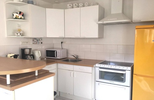 Cayeux-sur-Mer Apartment | Beachside Flat with Sunny Patio