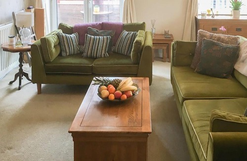 Ayr House | Beachside