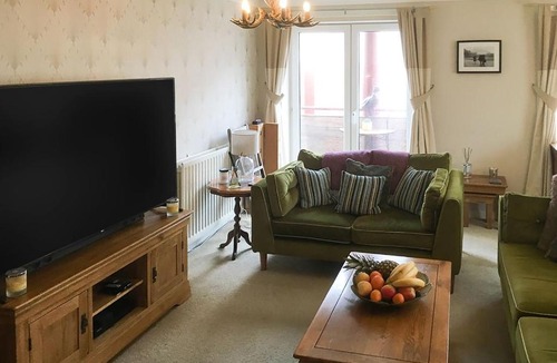 Ayr House | Beachside