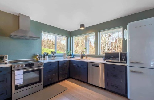 Manchester House | Beachside Haven | 2b 2.5b | Tranquil Retreat