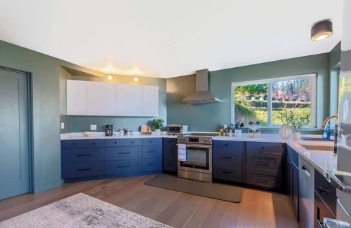 Manchester House | Beachside Haven | 2b 2.5b | Tranquil Retreat