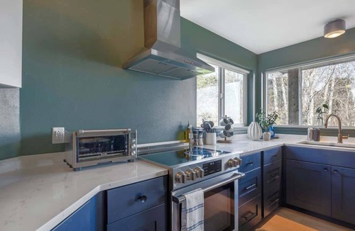 Manchester House | Beachside Haven | 2b 2.5b | Tranquil Retreat