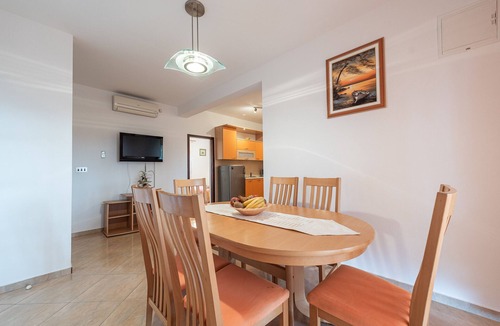 Vir Ski Chalet | Beachside Holiday Home Marija