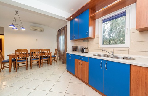 Vir Ski Chalet | Beachside Holiday Home Manuela