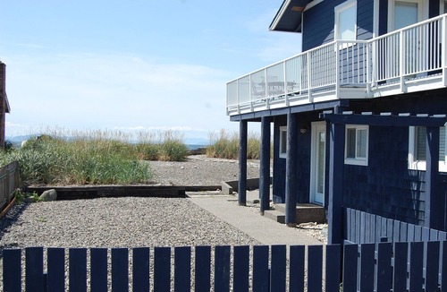 Ferndale House | Beachside Home W/Stunning Views!