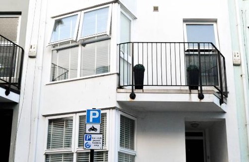 Kemptown House | Beachside House