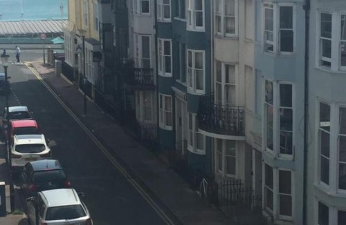 Kemptown House | Beachside House