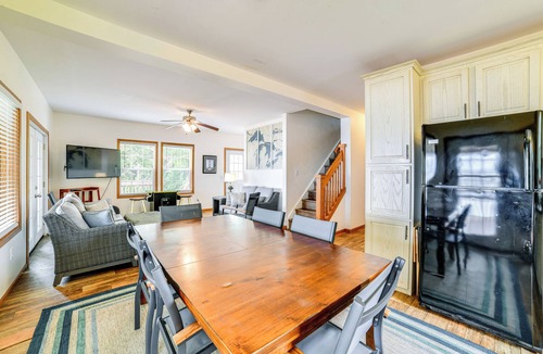 Canastota House | Beachside Living! Family Retreat on Oneida Lake