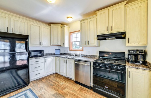 Canastota House | Beachside Living! Family Retreat on Oneida Lake