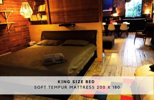 Edithvale Apartment | beachside loft warehouse artists retreat