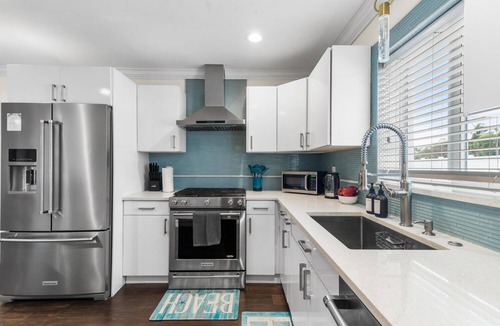 Deerfield Beach House | Beachside Luxe: Pool BBQ Spa