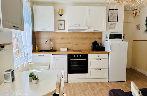 Saint-Martin-du-Littoral Apartment | Beachside Maritime Escapade