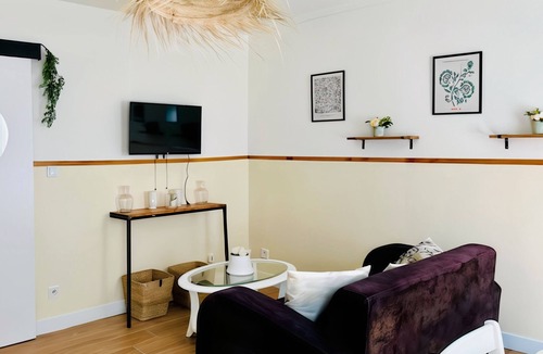 Saint-Martin-du-Littoral Apartment | Beachside Maritime Escapade