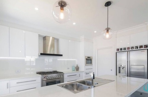 Caves Beach House | Beachside Oasis- pool access - beach