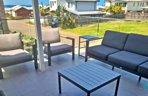 Caves Beach House | Beachside Oasis- pool access - beach