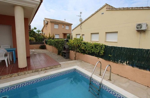 Riumar Cottage | Beachside Oasis: Private Pool, Pet Friendly, Free WiFi, Optional A/C, Dog Beach Nearby!