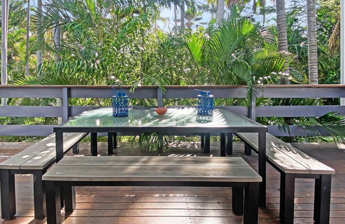 Nelly Bay Apartment | Beachside Palms Unit 2