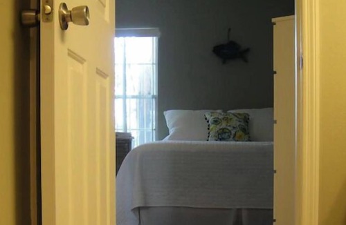 Kahuku Cottage | Beachside Paradise - Yard leads to sandy beach!