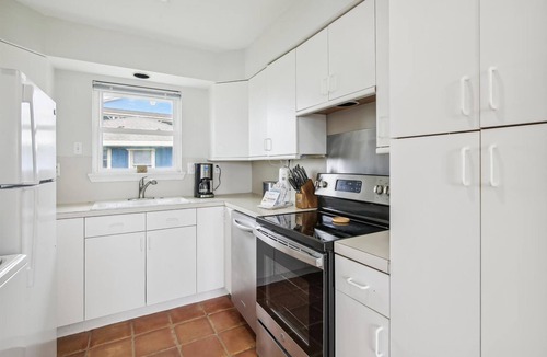 Bermuda Beach Cottage | Beachside Pearl by Ryson Vacation Rentals