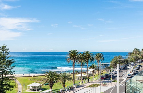 Bronte Apartment | Beachside penthouse