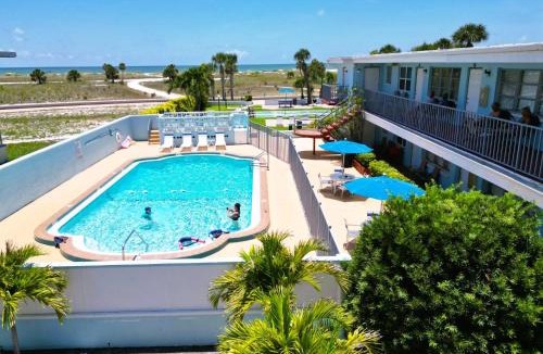 Treasure Island Hotel | Beachside Resort Motel