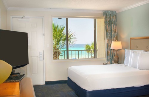 Fort Bay Hotel | Beachside Resort Panama City Beach