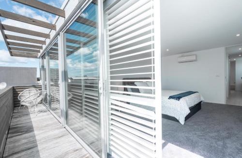 Papamoa Beach House | Beachside Retreat with Private Pool