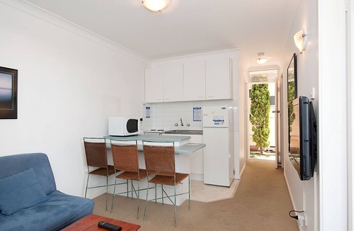 Shoal Bay Hotel | Beachside Shoal Bay Unit 2