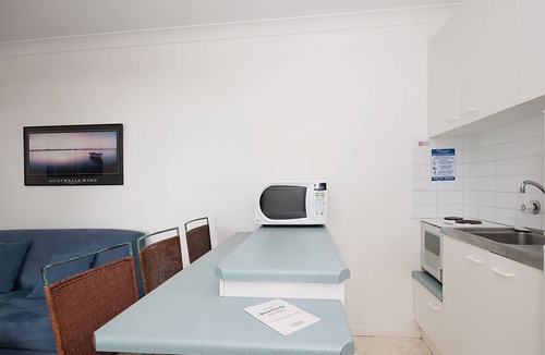 Shoal Bay Hotel | Beachside Shoal Bay Unit 2