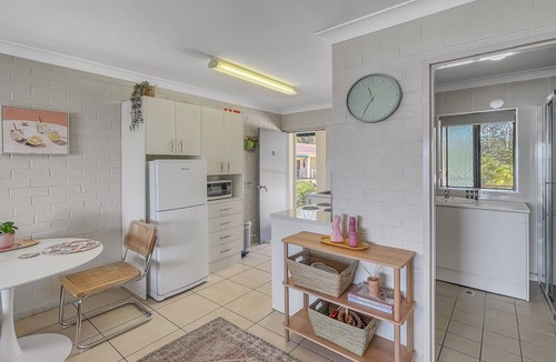 Batehaven Apartment | Beachside Studio Steps from Casey’s Beach