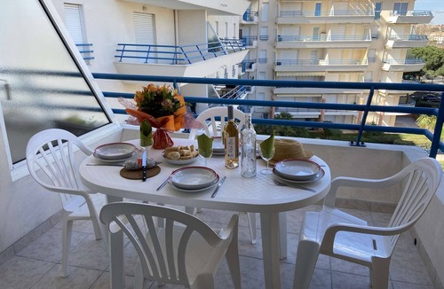 Frejus Plage Apartment | Beachside Studio with Pool, Terrace & A/C in Fréjus