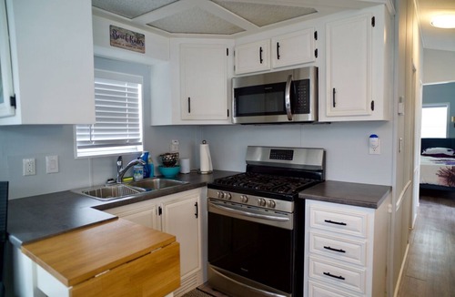 Sherkston Cottage | Beachside Sunset Cottage 1 Min Walk + Golf Cart
