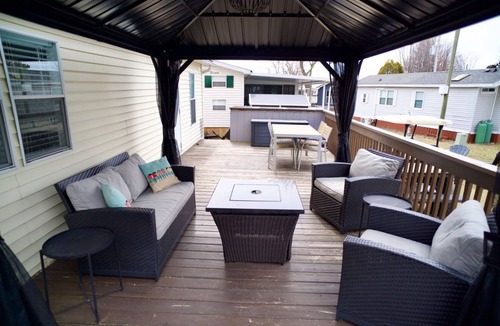 Sherkston Cottage | Beachside Sunset Cottage 1 Min Walk + Golf Cart