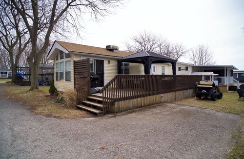 Sherkston Cottage | Beachside Sunset Cottage 1 Min Walk + Golf Cart