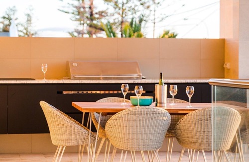 Largs Bay Apartment | Beachside Sunset Vista Adelaide - couples getaway