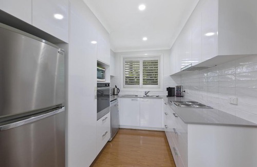 Umina Beach Villa | Beachside Villa Ettalong Beach