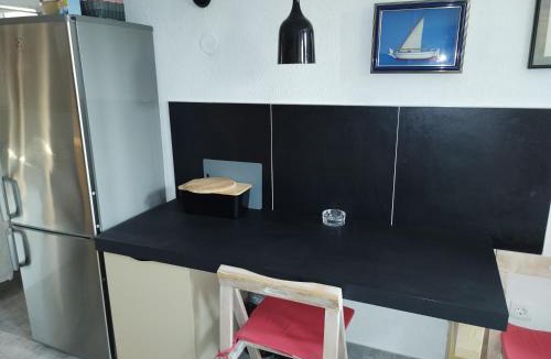 Cove Makarac (Milna) Apartment | Beachside Villa Marko