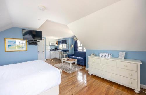 Falmouth Hotel | Beachside Village Resort