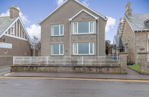 Lossiemouth Apartment | Beachview-Holiday Flat 2- Sleeps8