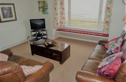Lossiemouth Apartment | Beachview-Holiday Flat 2- Sleeps8