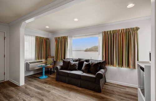 Sea Bright Hotel | Beachwalk at Sea Bright