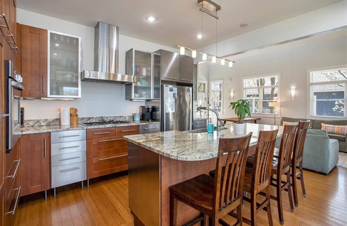 Michigan City House | Beachwalk Bliss. Sleeps 17, lake access off the back yard, hot tub and all the