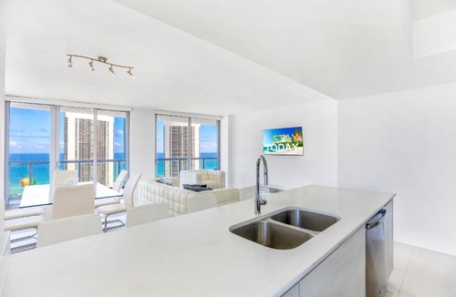 Hallandale Beach Apartment | Beachwalk Resort 2902